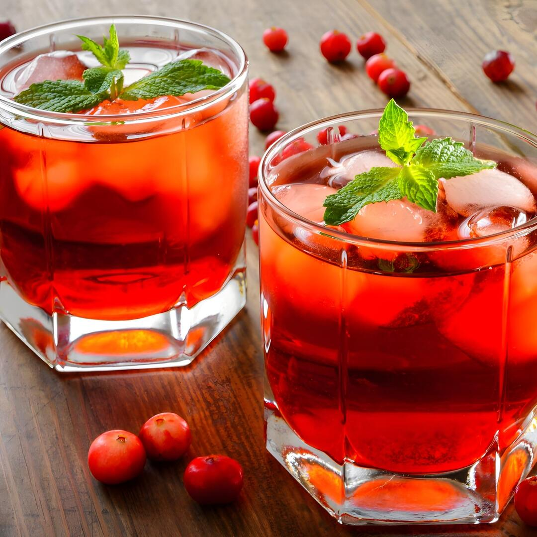 Cranberry Cocktail Flavour: Liquid Concentrate for Food & Beverage Producers